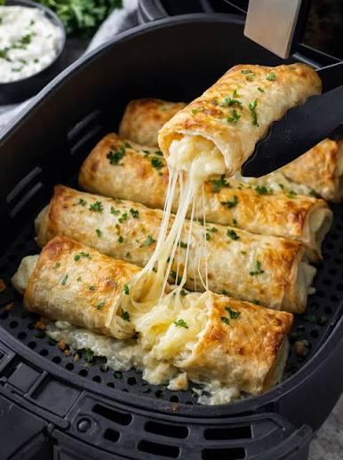 Crispy lavash cheese rolls, ready to serve